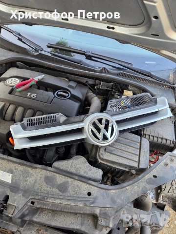 решетка с емблема vw golf 5