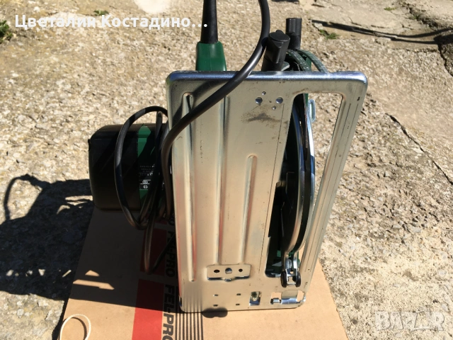 настолен циркуляр Bosch, със стойка Bosch, снимка 17 - Триони и циркуляри - 53986611