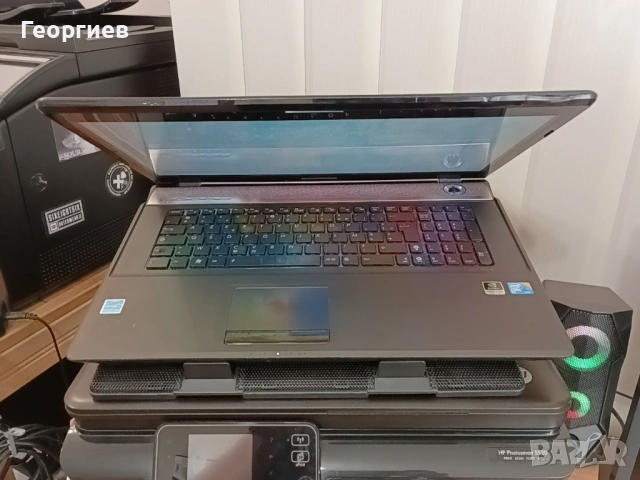 Лаптоп Asus N71V / 17,3", снимка 4 - Лаптопи за дома - 54664795
