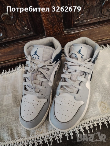 Nike air jordan 1 Mid оригинални чисто нови размер 38, снимка 6 - Маратонки - 54776660