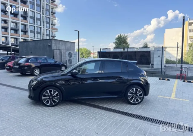 Peugeot 208 GT-Line , automatic, keyless, distronic, снимка 3 - Автомобили и джипове - 55508041