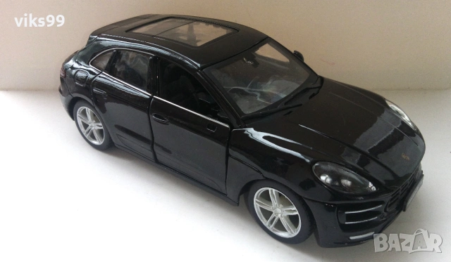 Метална количка Bburago Porsche Macan Мащаб 1:24, снимка 6 - Колекции - 54379299