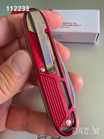 Victorinox Sinergy Red -ЧИСТО НОВ, снимка 3 - Ножове - 54552887