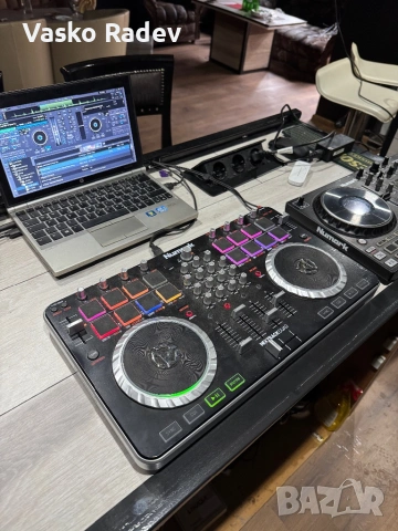 Numark mixtrack quad , снимка 2 - Ресийвъри, усилватели, смесителни пултове - 54488363