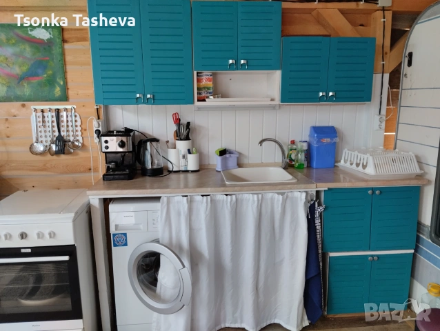 Продава се позиционирана каравана на къмпинг Якото място нова част с платен годишен наем за 2026 г , снимка 3 - Квартири, нощувки - 55081117