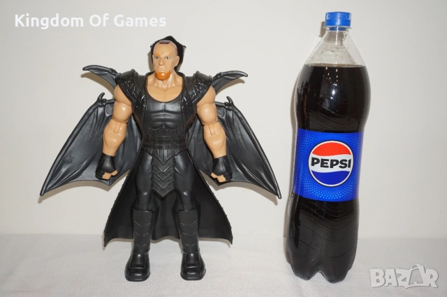 Рядка Оригинална Голяма Кеч Фигура На The Undertaker С Изкачащи Черни Крила 30см