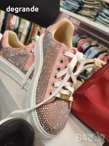 💫Guess💫 Дамски Маратонки Налични в Черно и Розово, снимка 2 - Маратонки - 55213090