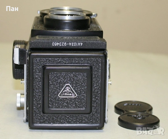 Фотоапарат средноформатен Revue 6x6 (Seagull 4A103A), снимка 5 - Фотоапарати - 53967234