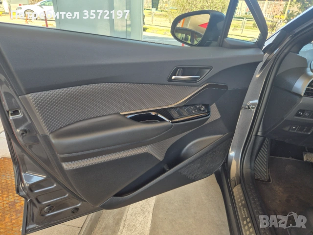 Toyota C-HR 2.0 Hybrid, снимка 14 - Автомобили и джипове - 54369105