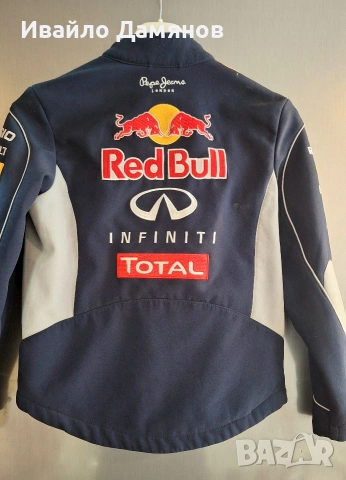 Детско яке тип softshell на Infiniti Red Bull Racing, произведено от Pepe Jeans London за 9-11г, снимка 4 - Детски якета и елеци - 54399423