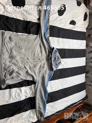Продавам adidas essentially 3 stripes, снимка 2 - Суичъри - 54400514
