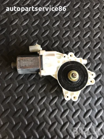 Мотор за стъкло на предна дясна врата Bosch за Dodge Caliber (2005-2010) 0130822276, снимка 3 - Части - 55332670