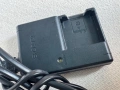 Оригинално зарядно за фотоапарат , Sony BC-CSGB , зарежда батерии NP-FG1 NP-BG1, снимка 3