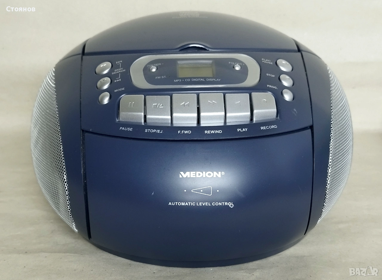 Радиокасетофон с CD плеар MEDION MD 82817 / Германия, снимка 1