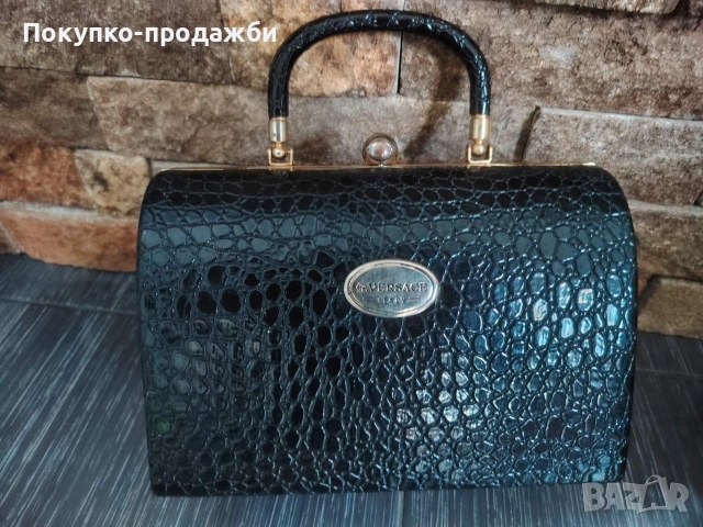 Versace оригинална дамска чанта версаче стара чанта ама лачена