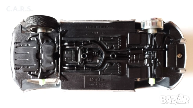 2005 Infinity FX45 Maisto - Мащаб 1:24, снимка 8 - Колекции - 54267146