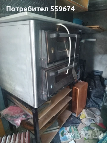 Продавам Професионална Италианска фурна за пици със стойка, снимка 2 - Обзавеждане на кухня - 54568040