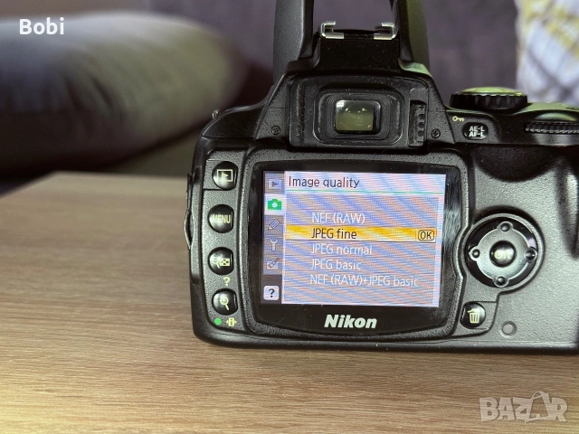 Nikon D40 с обектив Nikon AF-S DX NIKKOR 18-55mm f/3.5-5.6G II ED, снимка 4 - Фотоапарати - 55050190