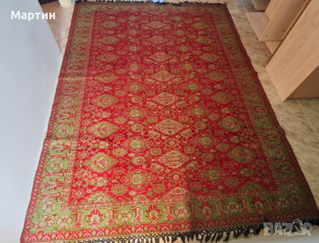Ръчно тъкан килим 