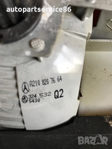 Задна светлина дясна за врата на багажника за Mercedes E-Class W210 (2001) A2108207664, снимка 2 - Части - 54214128