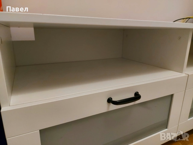 тв шкаф Brimnes от Икеа, снимка 4 - Шкафове - 54224641