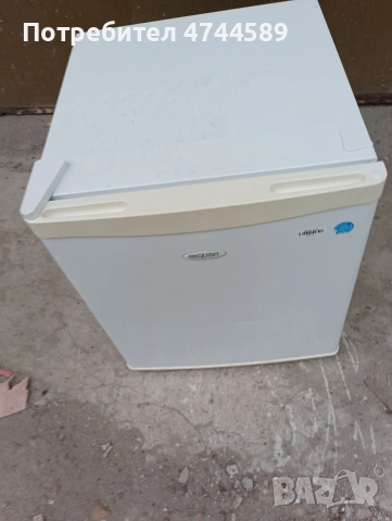 Хладилник с камера