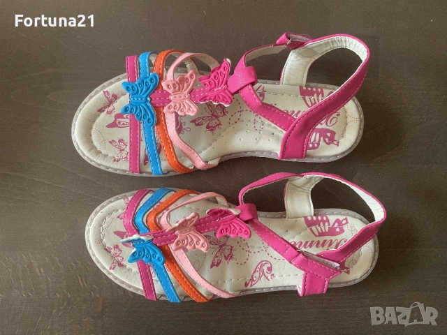 Нови сандали за момиче 35 номер, снимка 2 - Детски сандали и чехли - 54037843