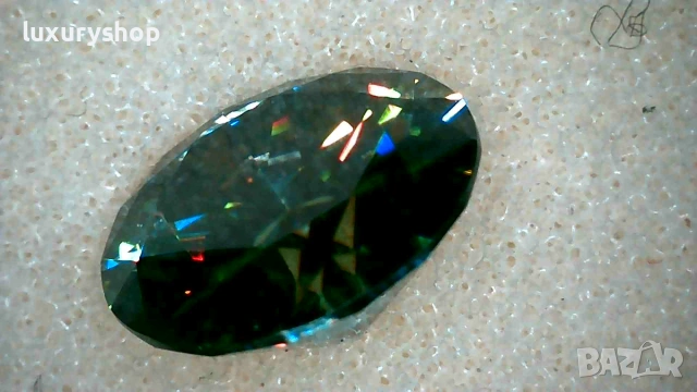 Диамант, Moissanite Brilliance, зелен със сертификат, гравиран номер на камъка - 35 евро - 1 карат, снимка 6 - Бижутерийни комплекти - 55082794