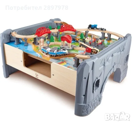 Игрален комплект Hape - Дървена влакова композиция с маса, 70 части
