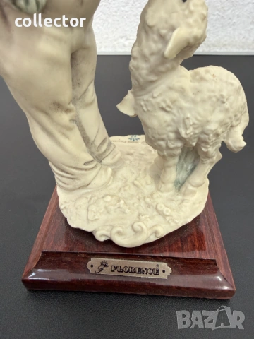 Порцеланова фигура  Capodimonte. №8033, снимка 4 - Антикварни и старинни предмети - 54012465