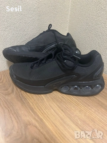 Оригинални маратонки Nike DN