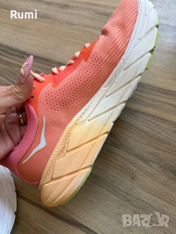 Оригинални цветни маратонки HOKA One ! 45 н, снимка 7 - Маратонки - 54745212