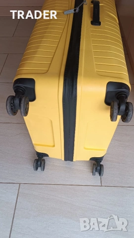 Куфар American Tourister Airconic на 4 колела 67см жълт, снимка 14 - Куфари - 27544104