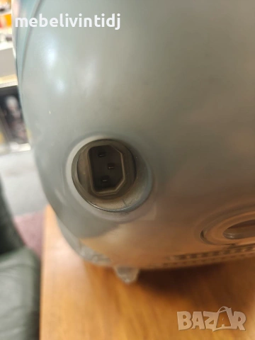 Apple iMac G3 е легендарен компютър с формата на "гумена капка" и вграден 15-инчов CRT дисплей, снимка 8 - Работни компютри - 55255631