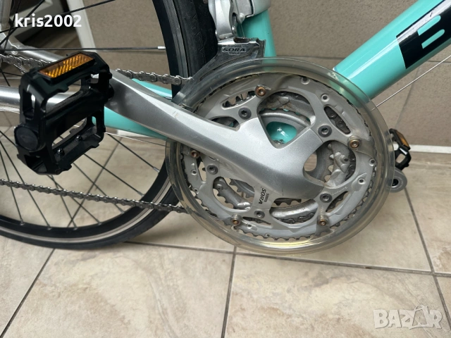Велосипед Bianchi Via delle BATTAGLIE – Оригинален, Хибрид, Shimano Sora, снимка 2 - Велосипеди - 54380311