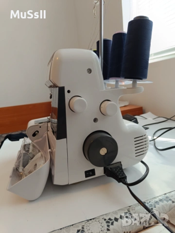 Шевна машина оверлог Medion MD 16600 – Като нов, снимка 9 - Шевни машини - 54189205