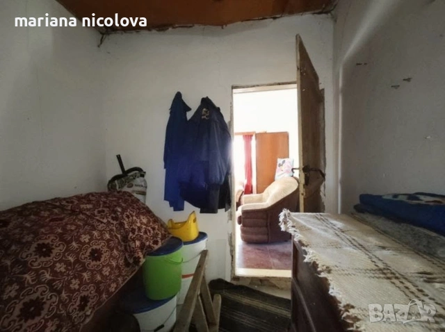 Две къщи с голям двор 1.5 дка – село Горан, само 6 км от Ловеч, снимка 15 - Къщи - 54396103