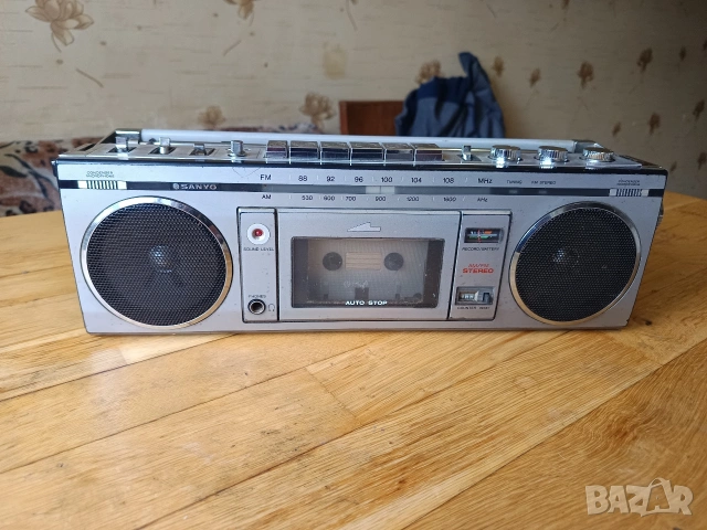 SANYO M 7700F