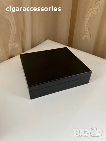 Хумидор за 30 пури – кедрово дърво, хигрометър и овлажнител, снимка 4 - Табакери - 54088137