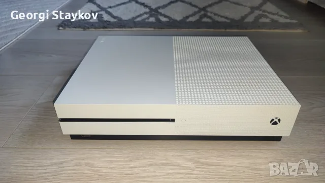 Xbox One S 1TB - перфектно състояние , снимка 2 - Xbox конзоли - 55334671