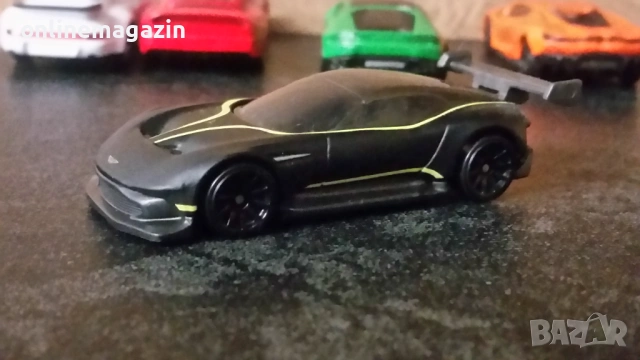 Метални колички : Ferrari,  Porshe,  Lamborghini, Austin Martin, Ford GT,  Lotus , снимка 6 - Коли, камиони, мотори, писти - 54152428