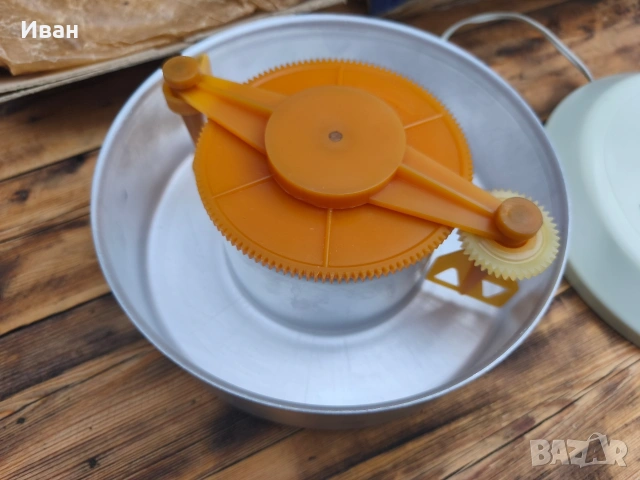 Съветска машина за сладолед Salta , снимка 3 - Антикварни и старинни предмети - 54103606