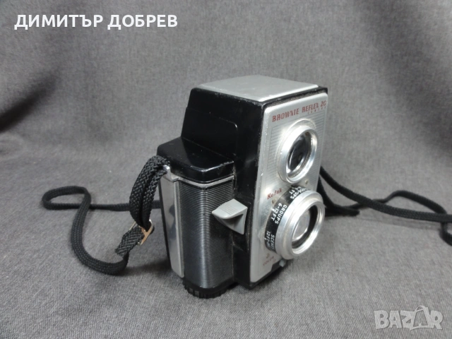 СТАР РЕТРО ЛЕНТОВ ФОТОАПАРАТ KODAK BROWNIE REFLEX 20 CAMERA, снимка 3 - Антикварни и старинни предмети - 54525691