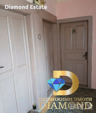 Едноетажна къща в село Елена, обл. Хасково, снимка 8 - Къщи - 55033091