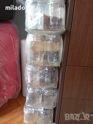 Стъклени буркани, различни с винтови капачки , снимка 3 - Буркани, бутилки и капачки - 53343023
