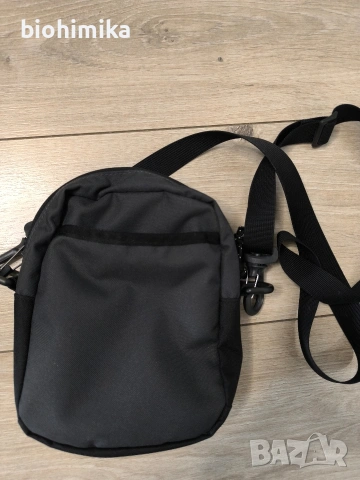 Чанта за през рамо The North Face, снимка 2 - Чанти - 55028069