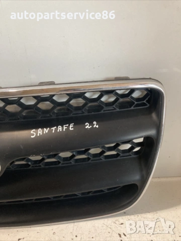Предна емблема лого на решетката за Hyundai Santa Fe 2.2 CRDi (2009) 86561-2B010, снимка 3 - Части - 54368713
