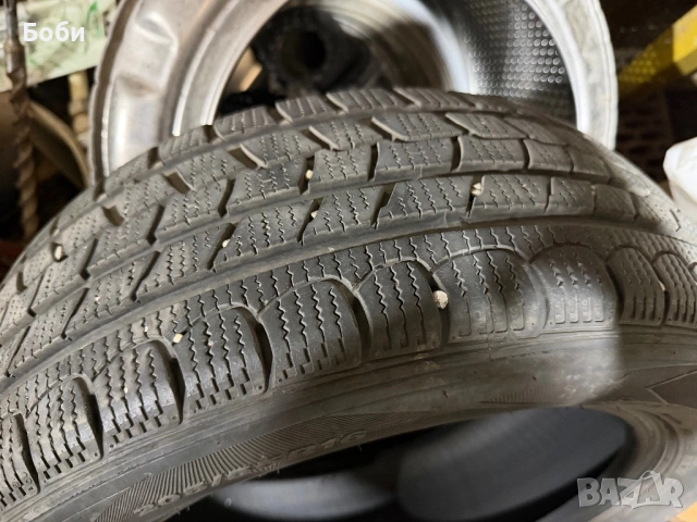 Зимни гуми Roadstone 205/55/16, снимка 4 - Гуми и джанти - 54633820