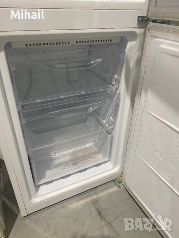 Хладилник с фризер Indesit XIT8 T1E W No Frost 189см, снимка 4 - Хладилници - 54862770