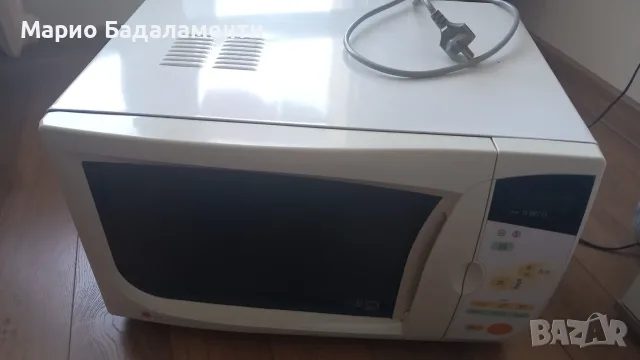Продавам микровълнова фурна LG MS‑304A
